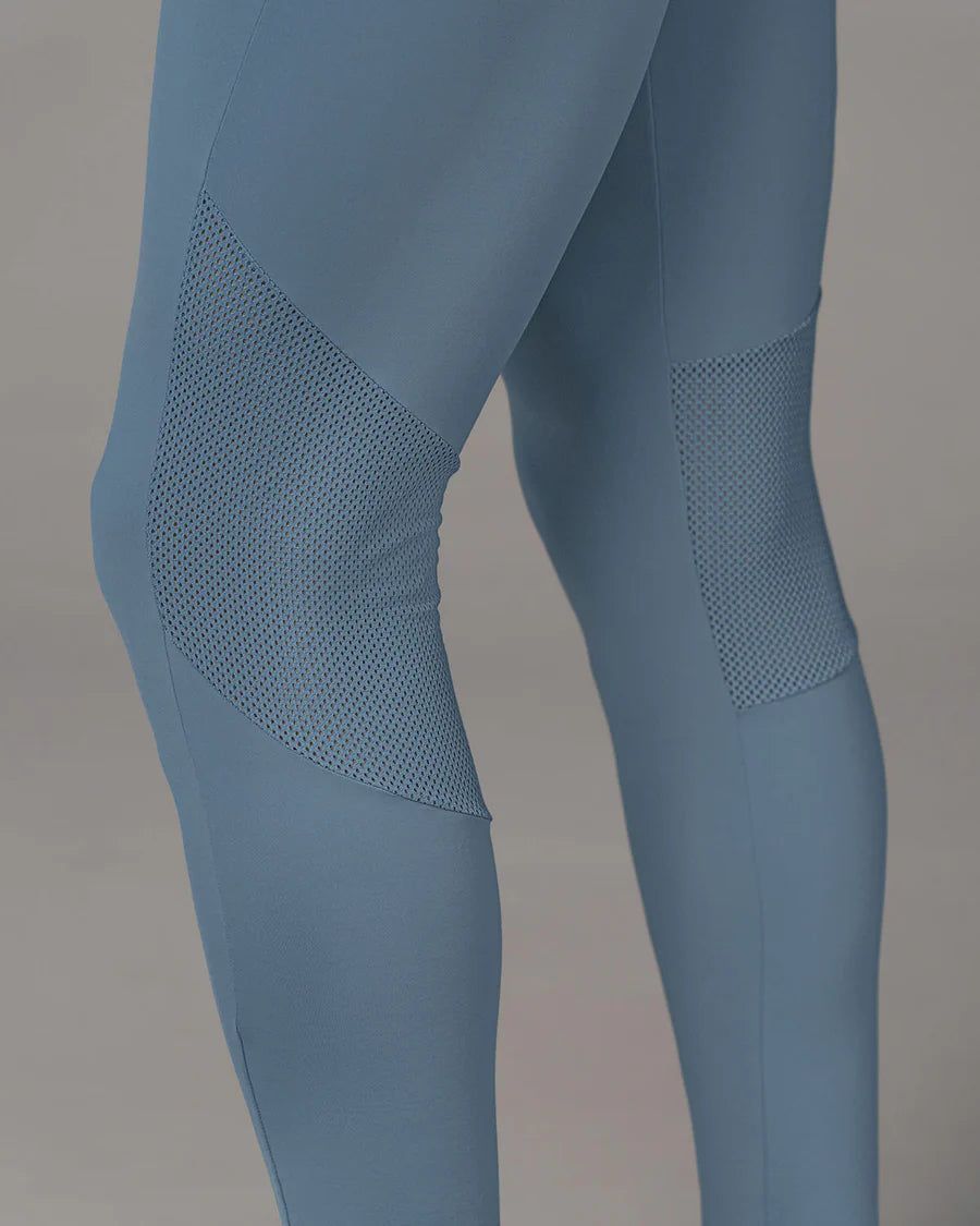 Licra deportiva en microfibra con mallas transpirables para hombre