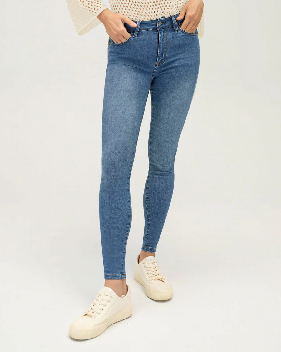 Jean skinny levanta cola - DN2