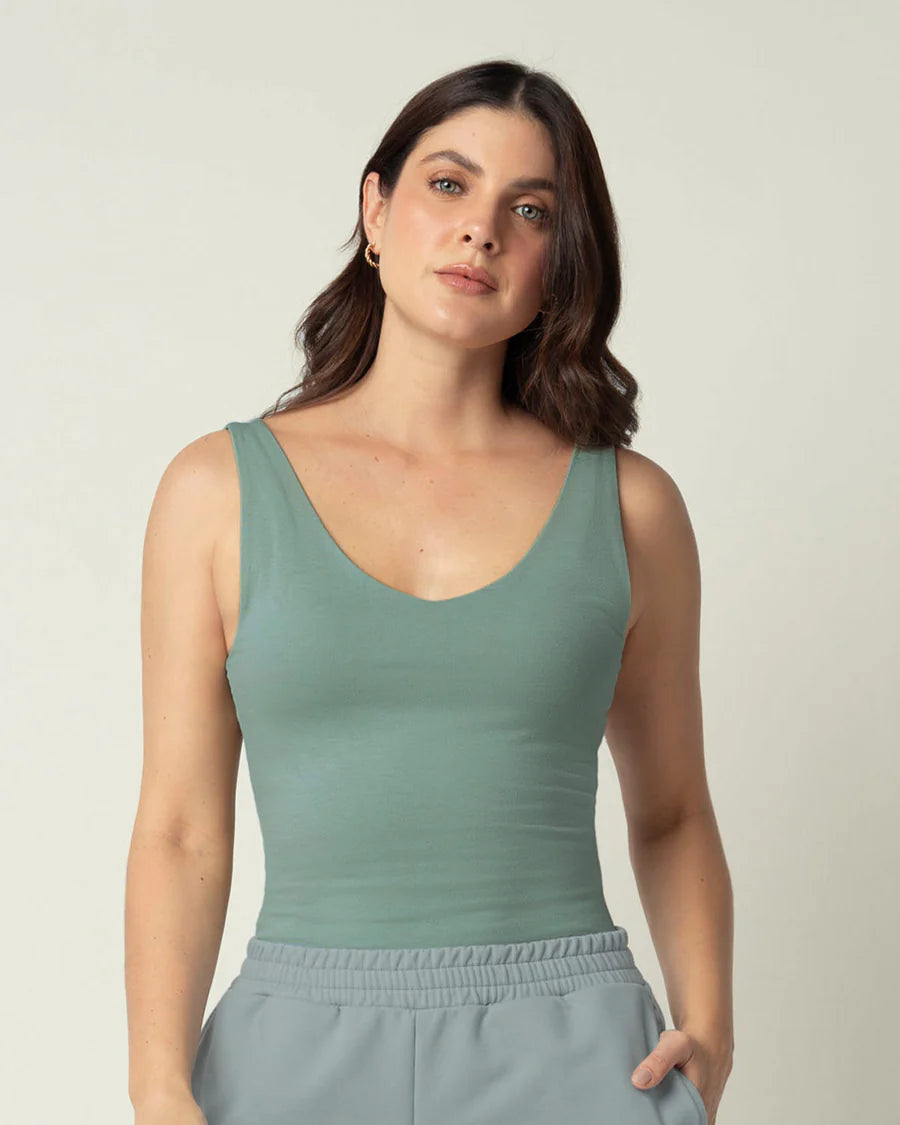 Camiseta manga sisa escote en V en frente y espalda - FP896