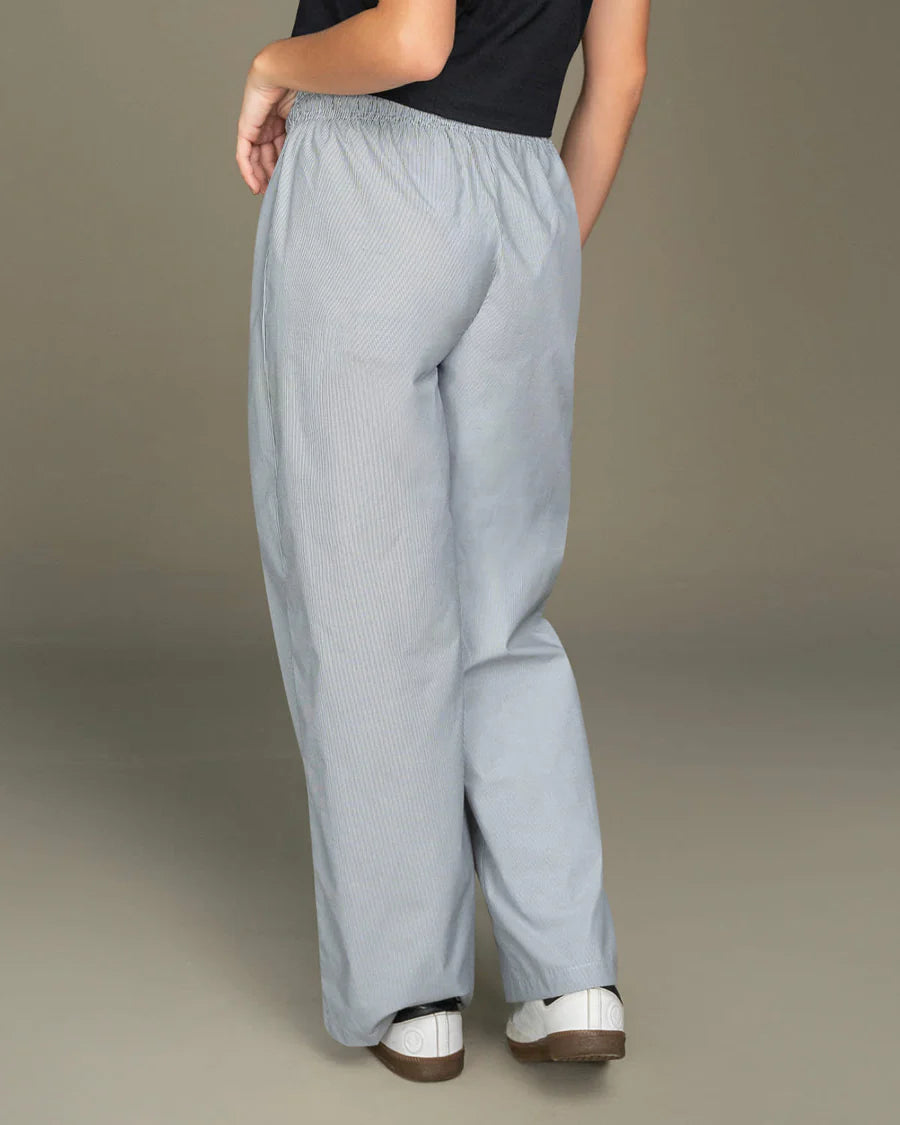Pantalón exterior bota recta tiro bajo - J3045