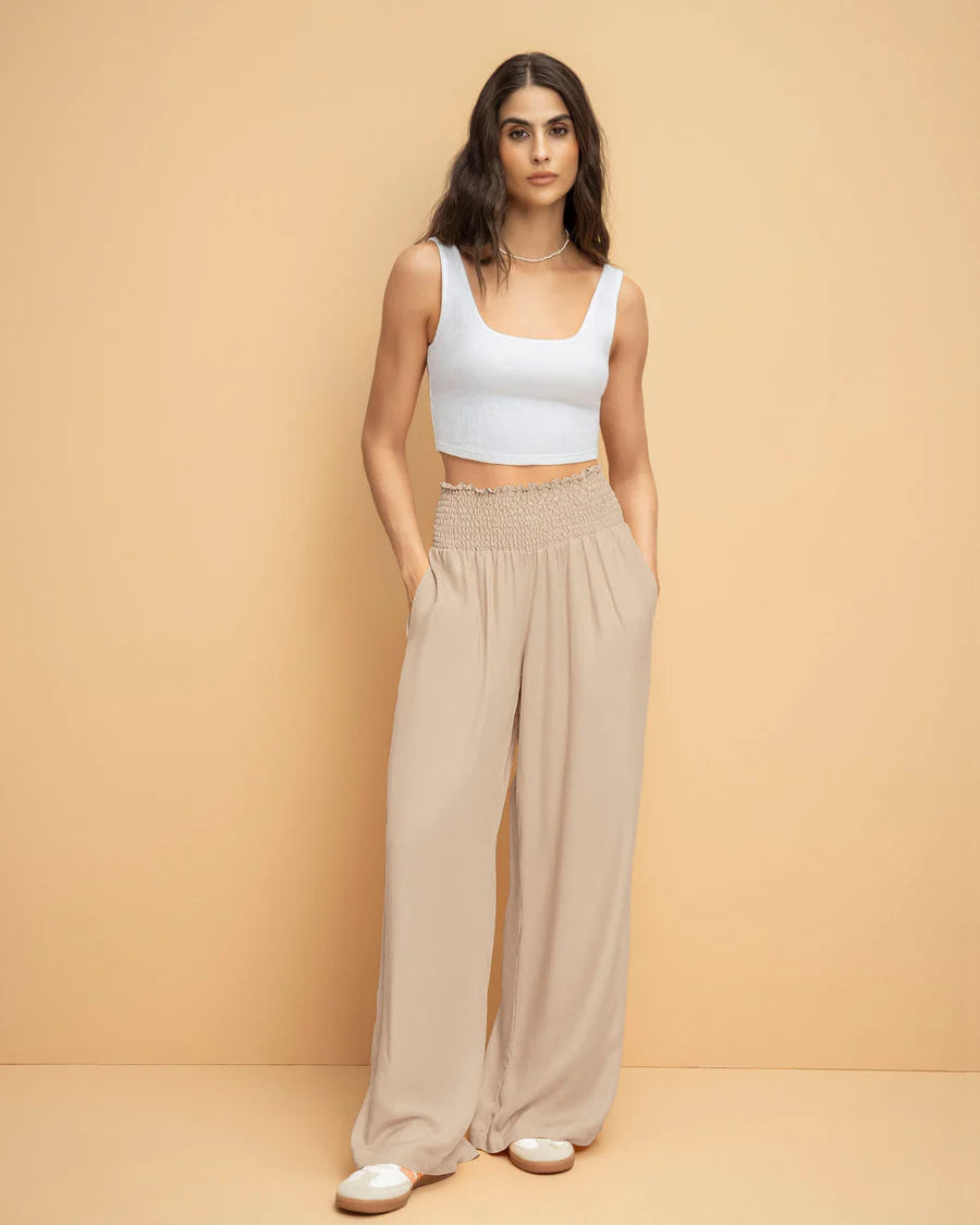 Pantalón bota ancha con nido de abeja en cintura - J3129