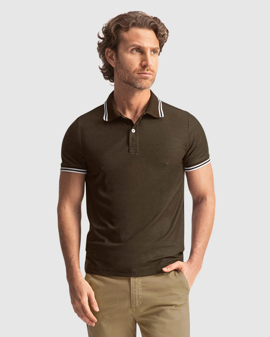Camiseta tipo polo con cuello y mangas tejidas