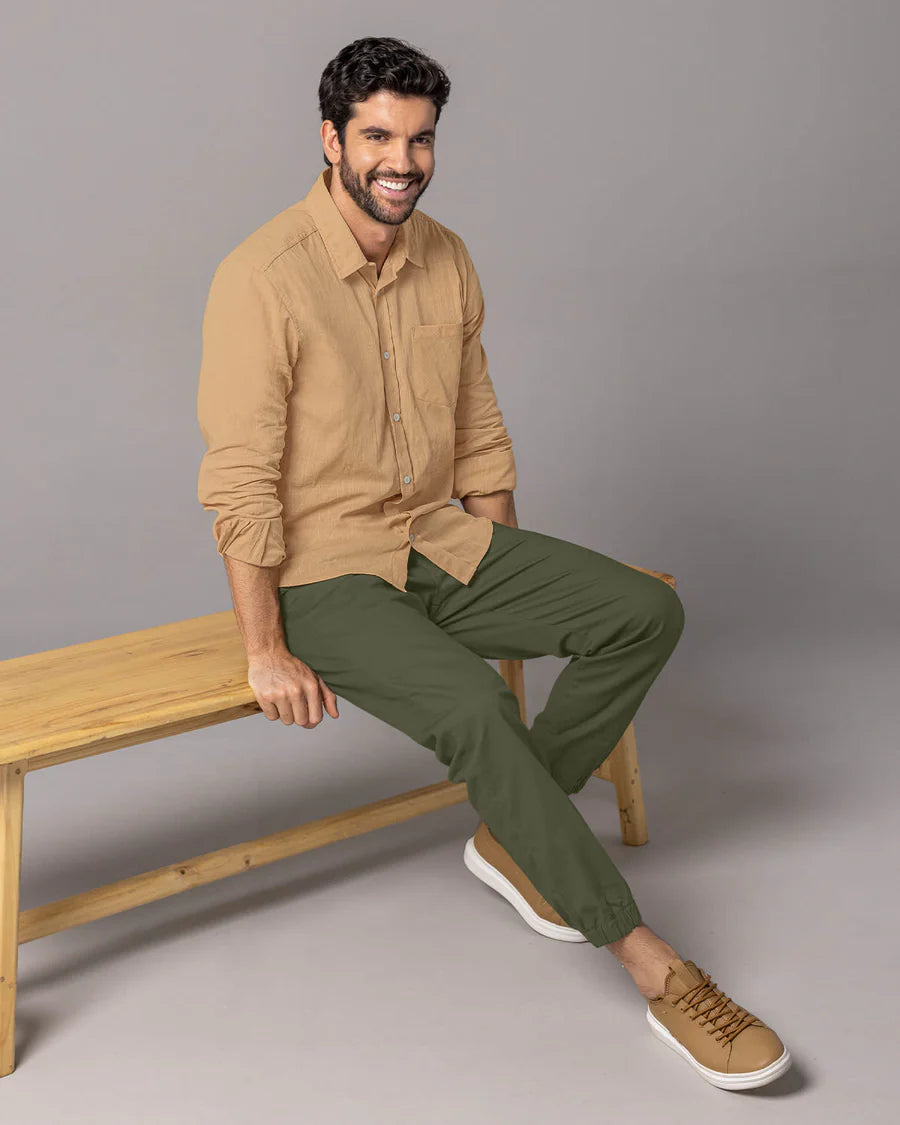 Camisa con botones y bolsillo en frente