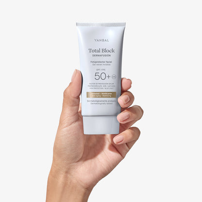 2883 Fotoprotector Facial Gel Velvet Total Block Dermafusión SPF 50+ - Y743