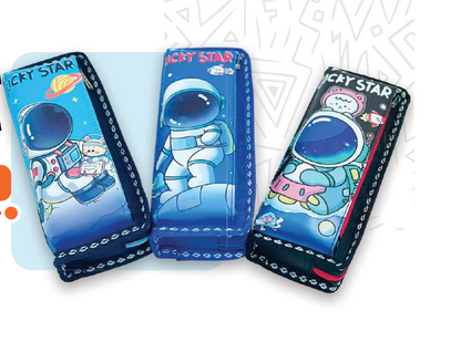 13101-7 🚀✨ CARTUCHERA 2 CIERRES ASTRONAUTAS – Modelo 4462