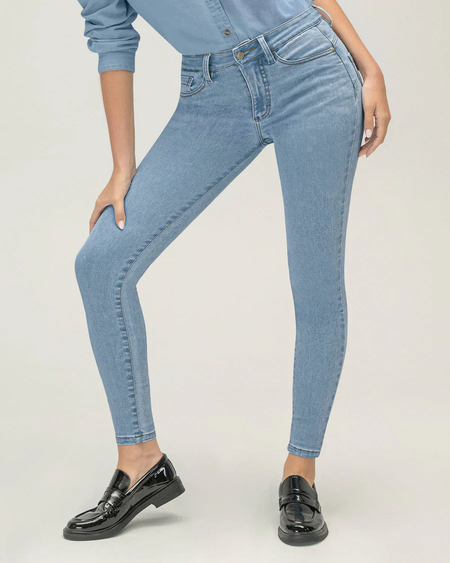 Jean skinny levanta cola - DN2