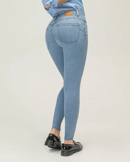 Jean skinny levanta cola - DN2