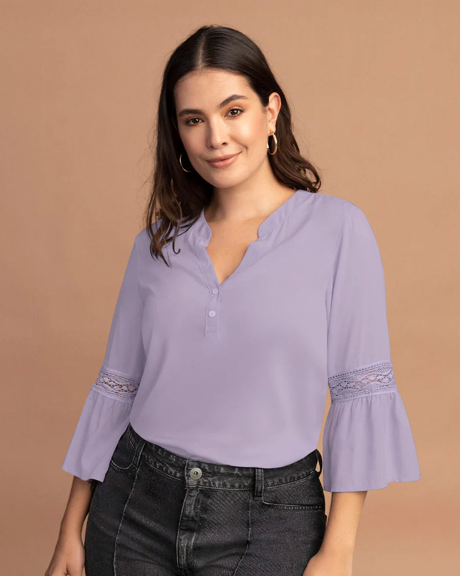 Blusa con volumen en mangas