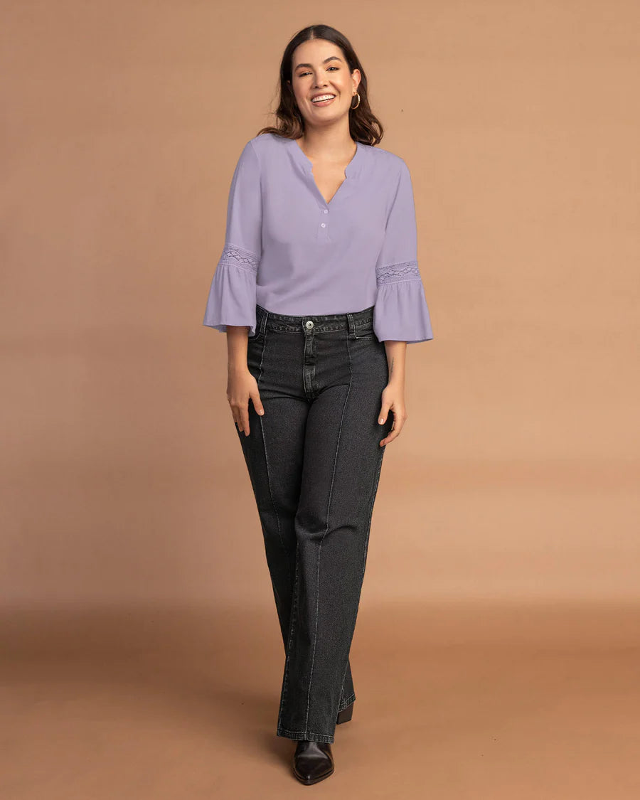 Blusa con volumen en mangas