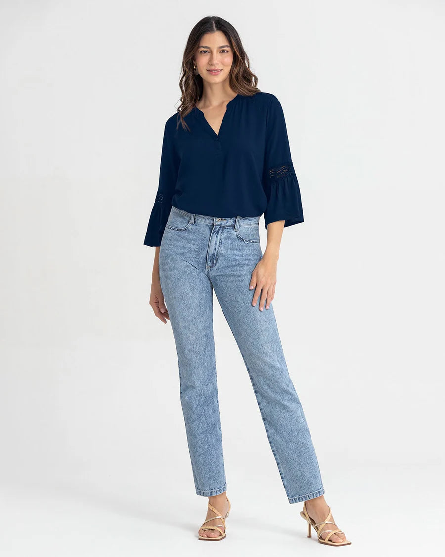 Blusa con volumen en mangas