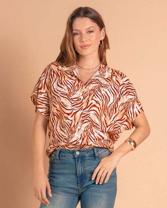 6815 🌺✨ Blusa Estampada de Manga Corta y Cuello Camisero REF F7259
