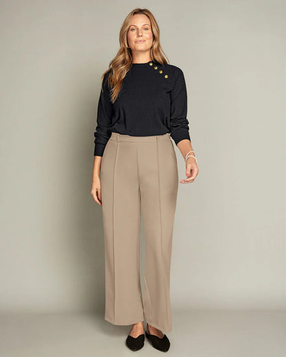 Pantalón bota recta con costuras decorativas en frente - F7309