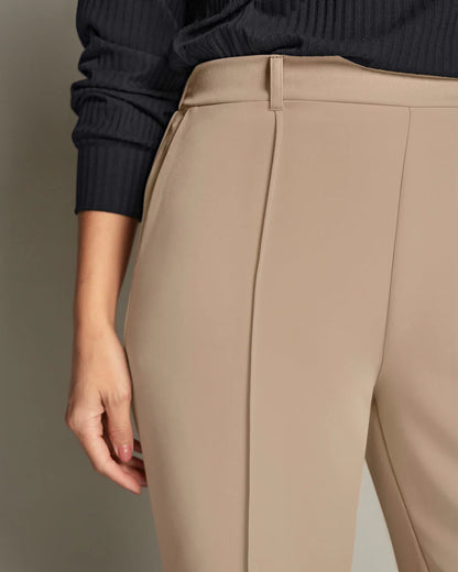Pantalón bota recta con costuras decorativas en frente - F7309