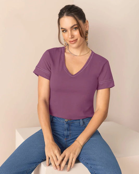 Camiseta con detalle de escalerilla en cuello y mangas - L F7318