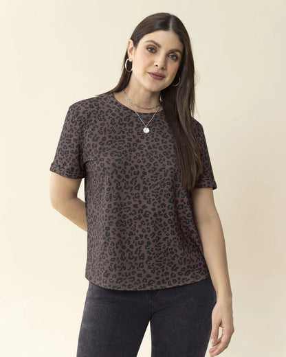 Camiseta manga corta estampada con dobladillo en manga