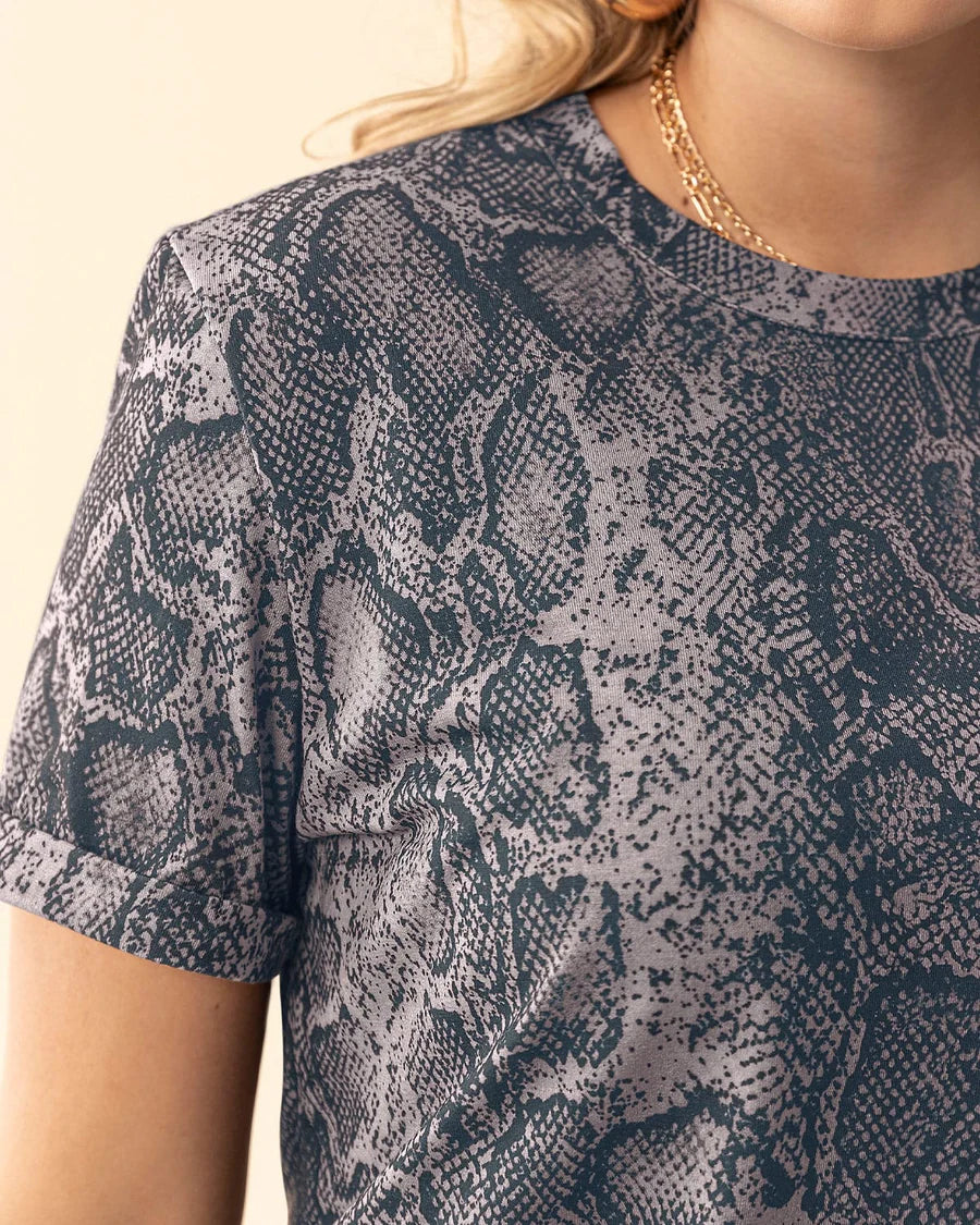 Camiseta manga corta estampada con dobladillo en manga
