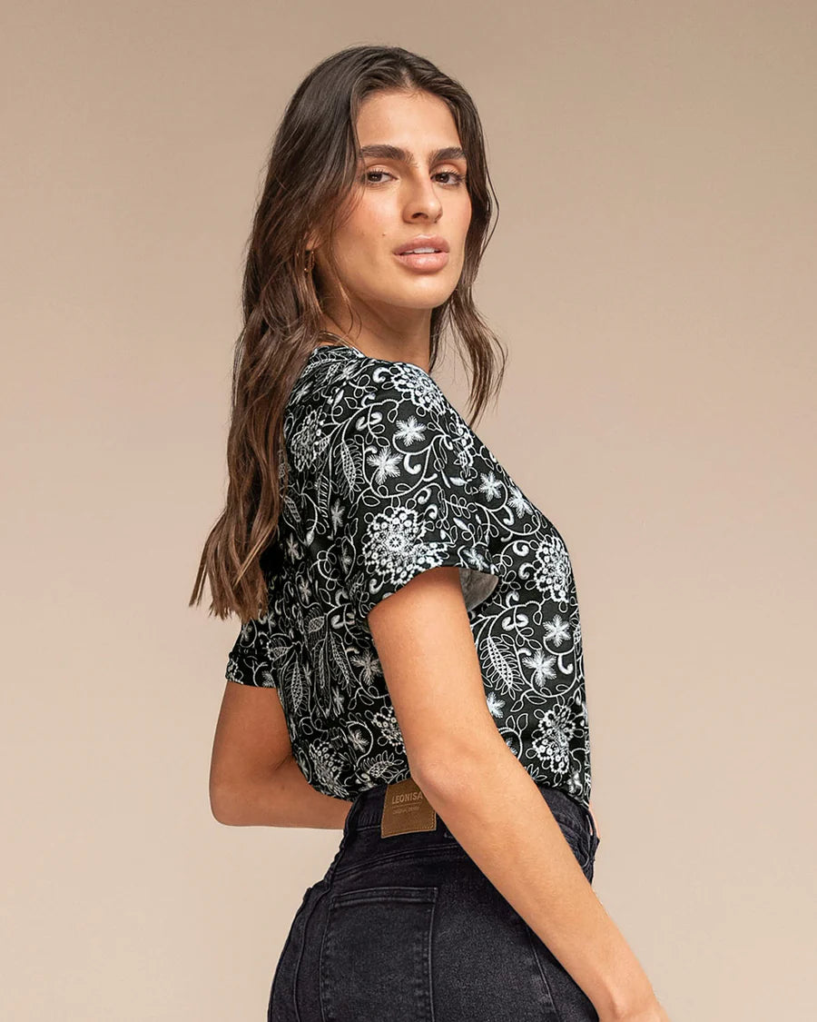 Camiseta manga corta estampada con dobladillo en manga