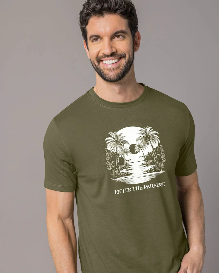 Camiseta manga corta con estampado localizado y cuello redondo
