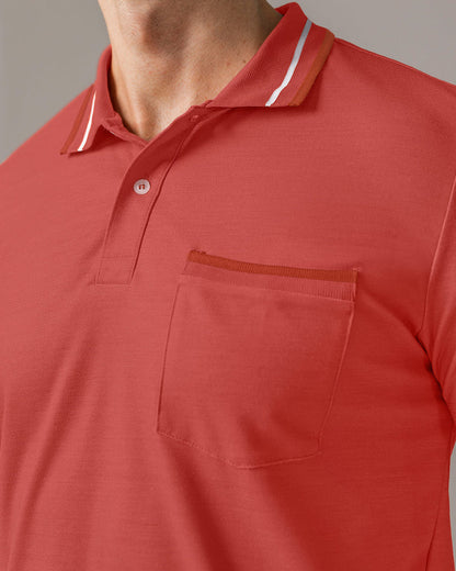 Camiseta tipo polo con perilla funcional y bolsillo decorativo