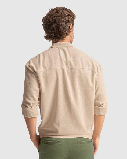 Camisa maga larga con botones funcionales y bolsillos de parche con tapa