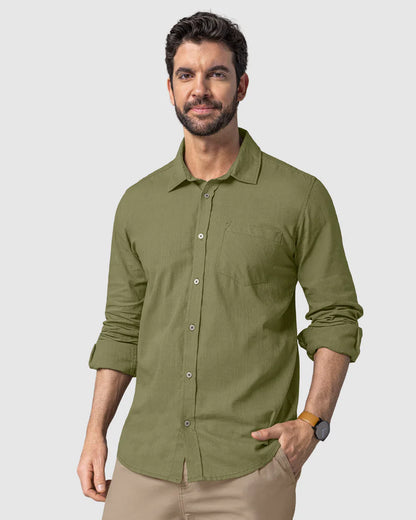 Camisa con botones y bolsillo en frente